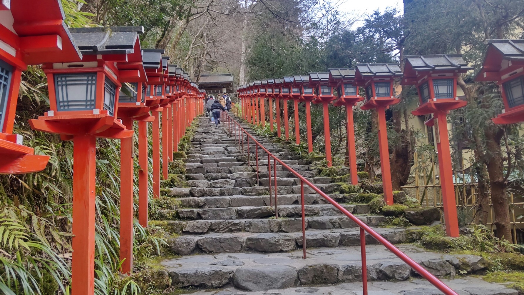 貴船神社の境内へ続く階段