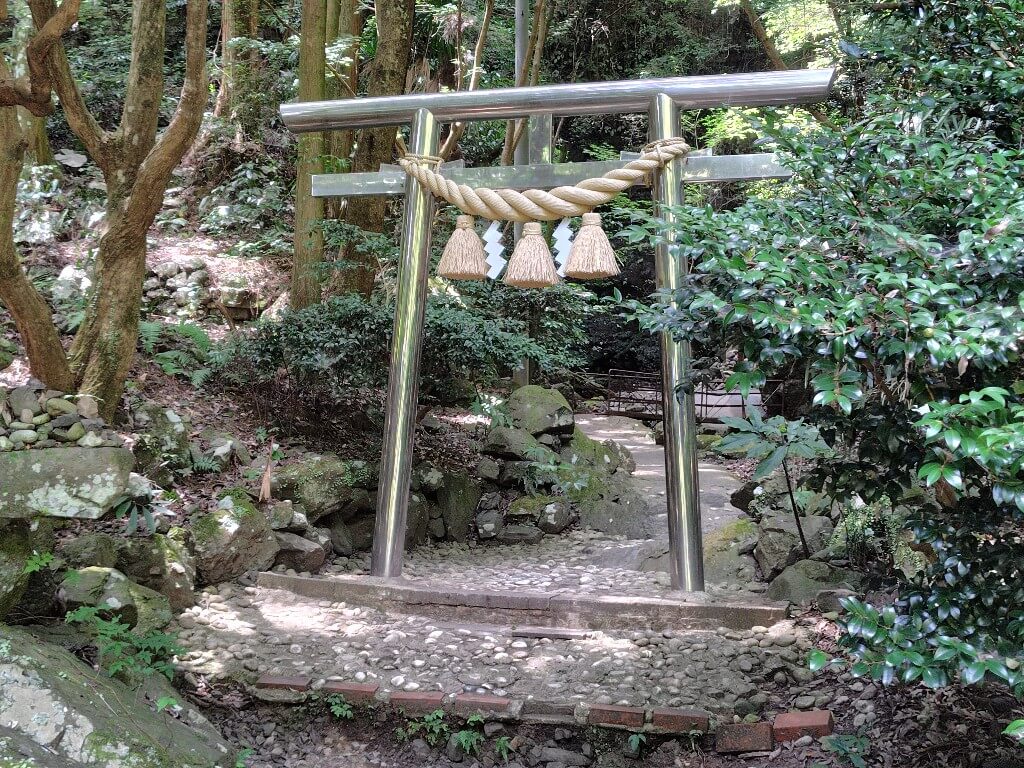 文蔵の滝の鳥居