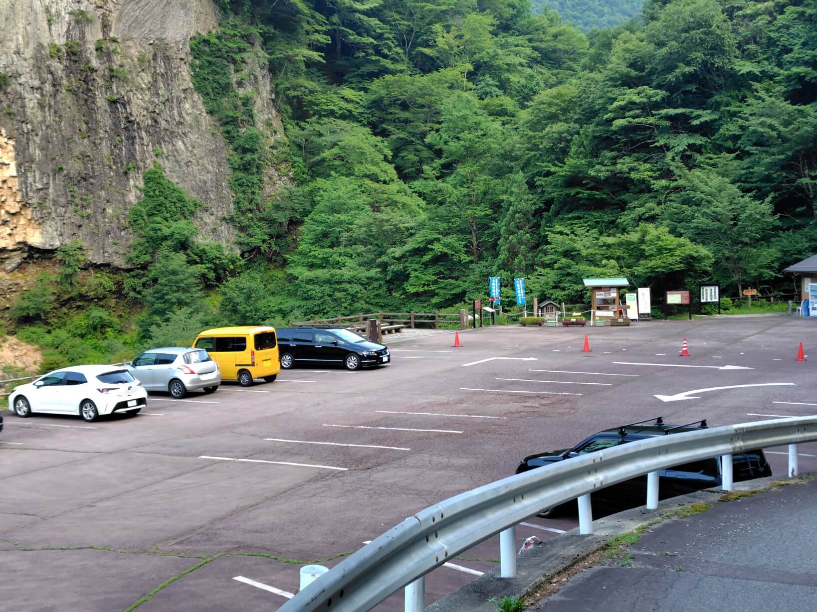 がんだて公園(巌立峡)の駐車場