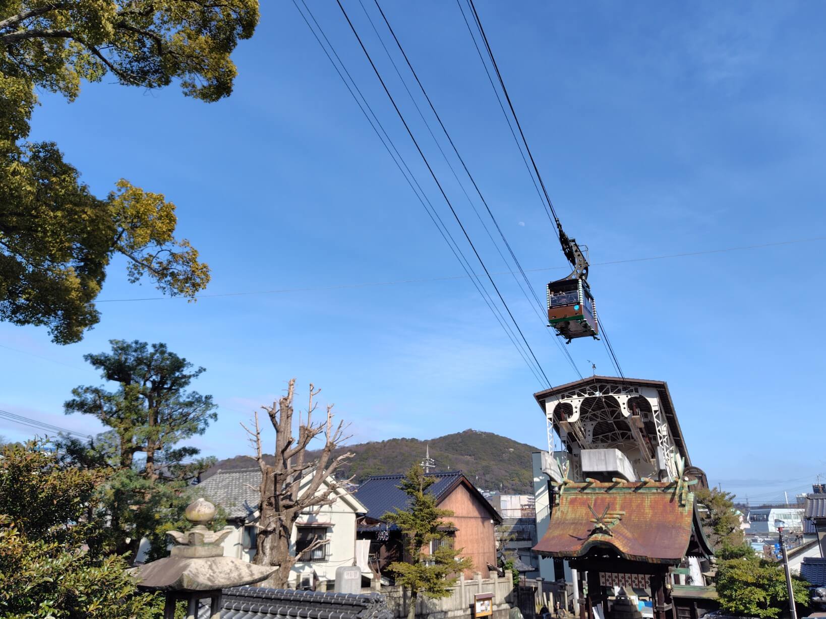 千光寺山頂行きのロープウェイ