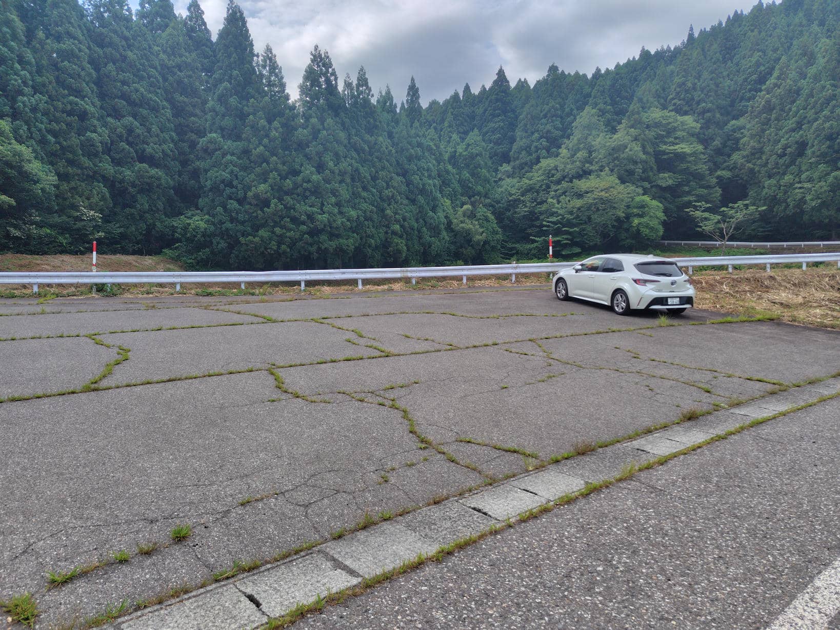 大矢谷 白山神社の駐車場