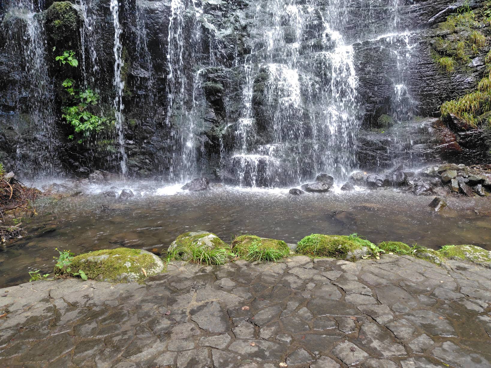 龍双ヶ滝周辺は整備されています